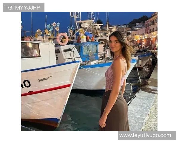 小波特女友现身赛场为独行侠加油引发热议与关注