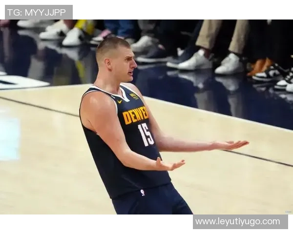 张佳玮点评掘金稳健表现约基奇三节轻松打卡无罚球仍然三双不在意