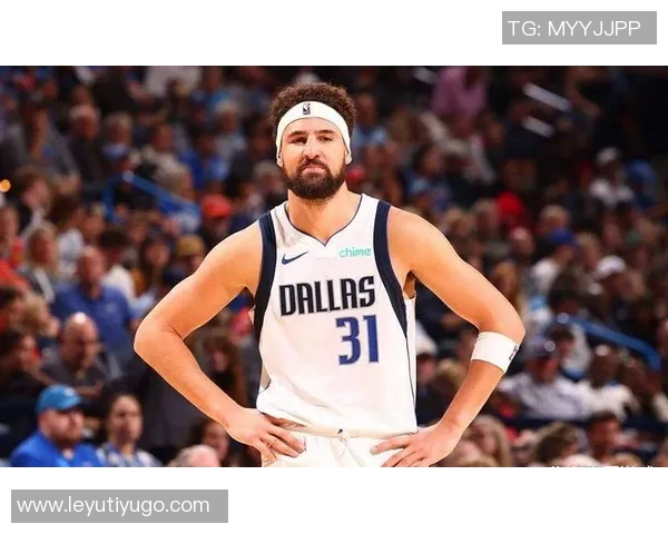 克莱汤普森逆袭之路单节狂砍37分单场14记三分震撼全场的传奇表现